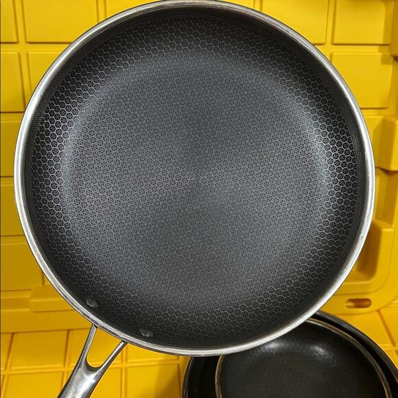HEXCLAD 3 Piece Nonstick Stainless Steel Frying Pan Set 8,10 12” $400 - Picture 2 of 7